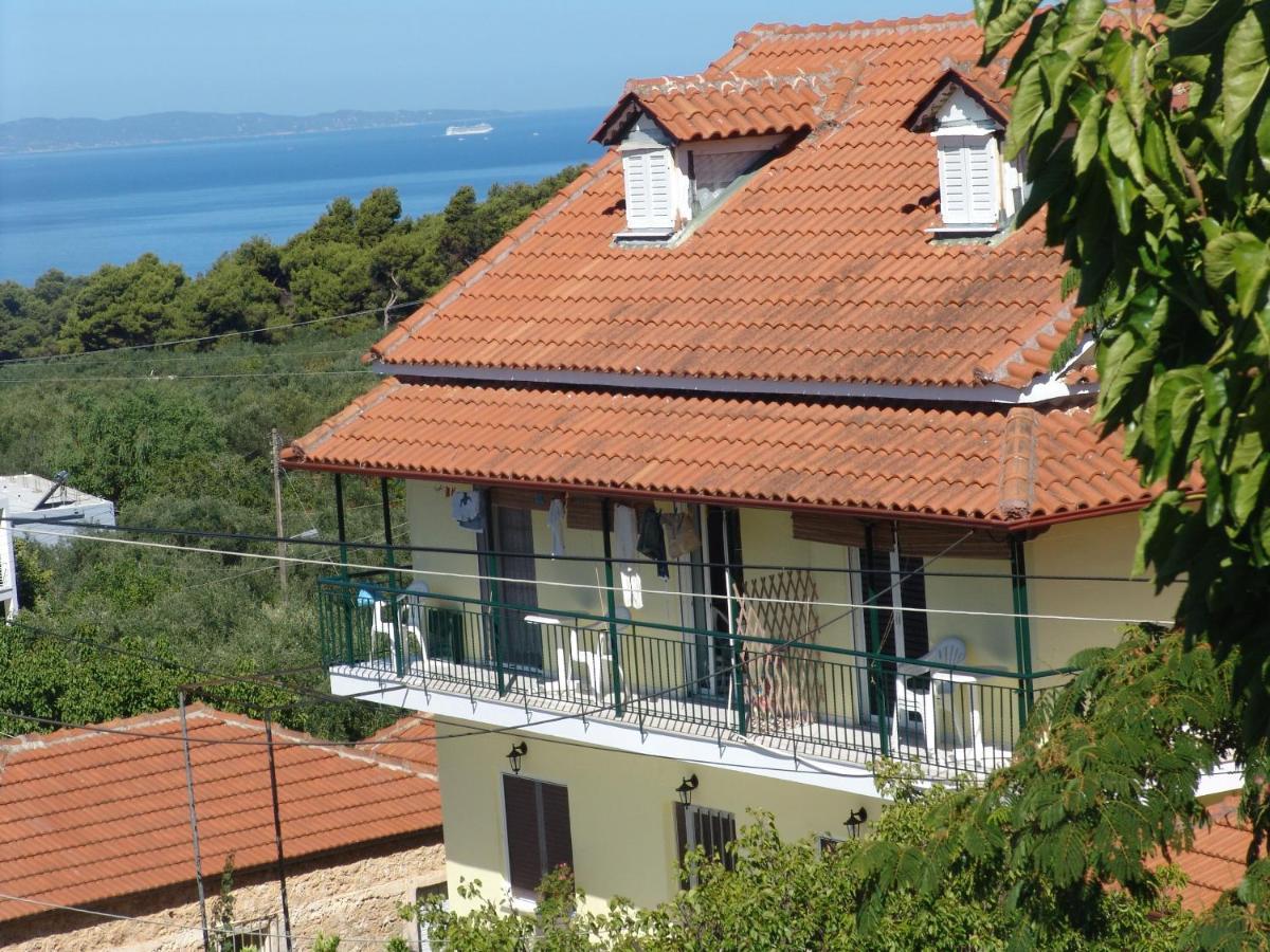Villa Nefeli Loutsa  Exterior photo