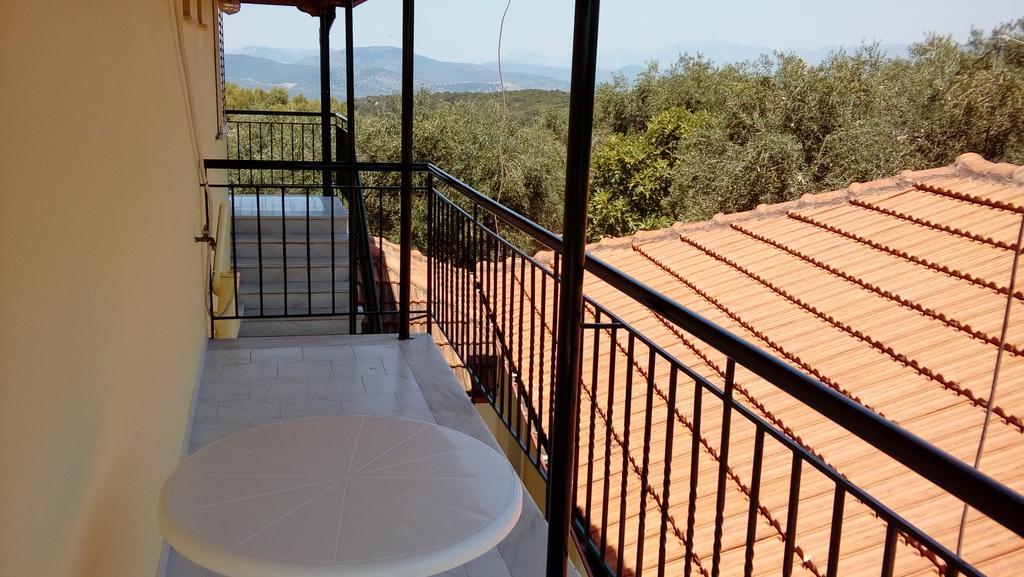 Villa Nefeli Loutsa  Exterior photo